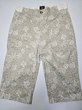 Lee Ladies Beige And Sage Floral Cargo Shorts